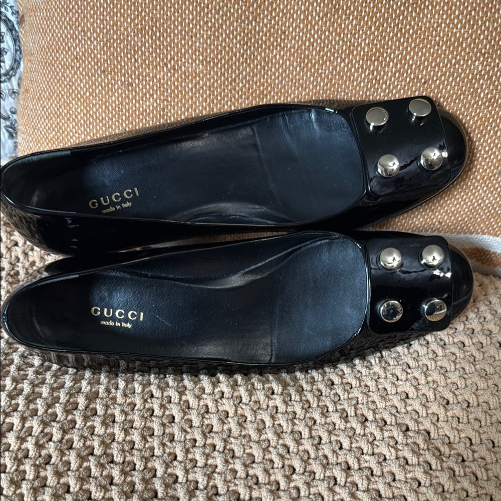 GUCCI Black Patent Leather Block Gold Accents Heels Shoes; 39.5 - Picture 6 of 10